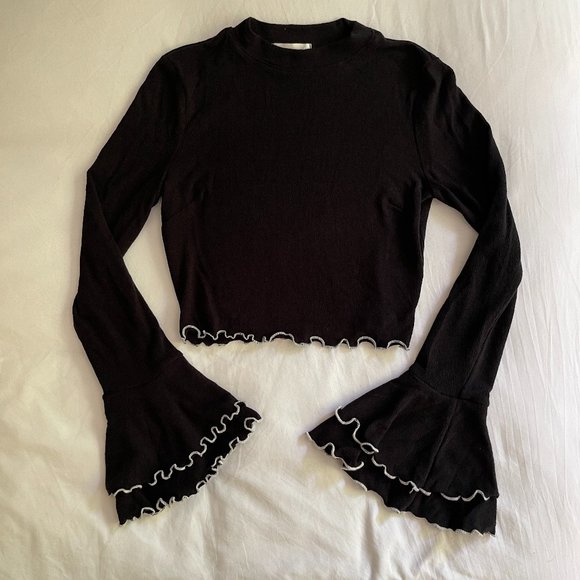 LOST + WANDER Austin Flare Sleeve Crop Top - Picture 6 of 9